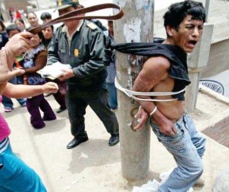 Imagini şocante din Peru unde oamenii îşi fac singuri dreptate. Hoţii sunt bătuţi cu bestialitate în locuri publice  VIDEO