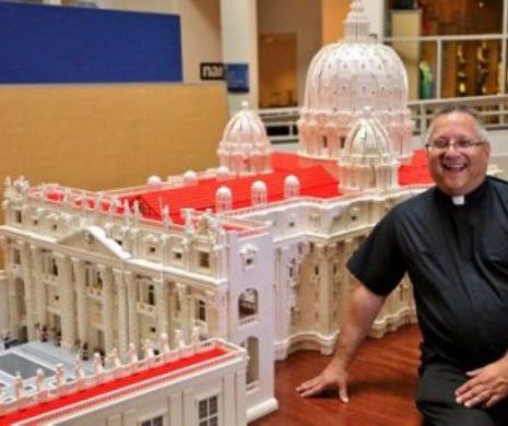 În cinstea Papei Francisc. A construit timp de10 luni Bazilica Sfântul Petru din LEGO pentru vizita suveranului pontif în Statele Unite | GALERIE FOTO