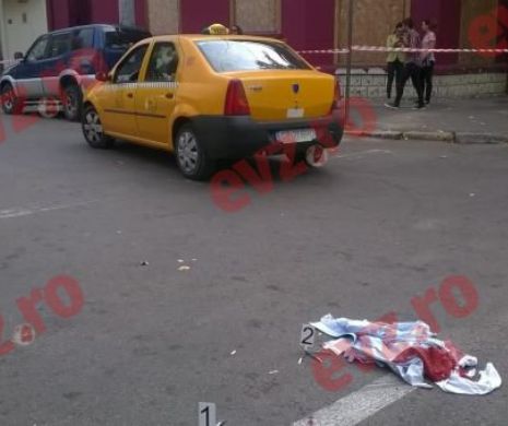 Incident SÂNGEROS în Constanţa. Un taximetrist a fost ÎNJUNGHIAT de un client care apoi s-a tăiat cu un CUŢIT | FOTO