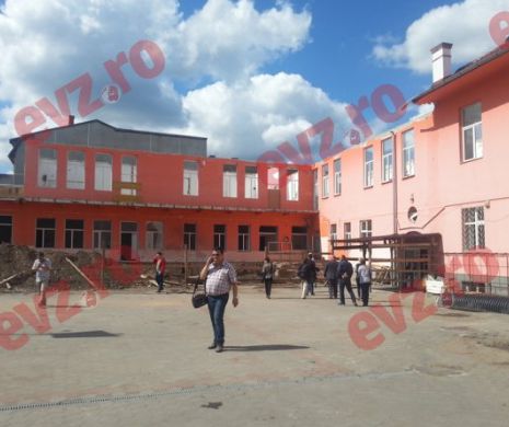 Liceul Eminescu din Cluj a fost ”reabilitat” ca după un bombardament. Pentru asta un director din Primăria lui Boc încasează un spor de 75 la sută la salariu