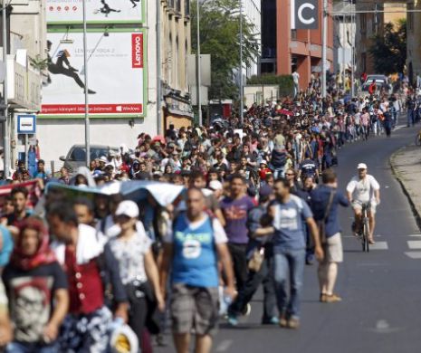 Mii de noi imigranți au intrat în Austria din Ungaria