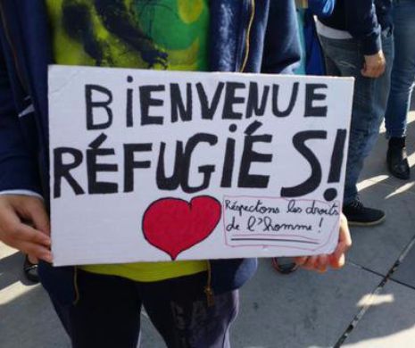 MITING de susținere a REFUGIAȚILOR la Paris: Mii de oameni au ieșit în stradă, în semn de solidaritate | VIDEO