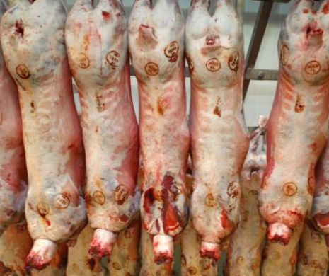 Percheziții la comercianții cu produse din carne