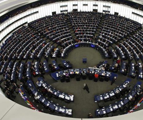 Propunere BOMBĂ de la un europarlamentar: Parlamentul European să fie folosit ca ADĂPOST pentru imigranţi
