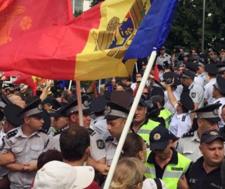 Protest cu două fețe la Chișinău