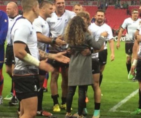 Un rugbyst român și-a cerut iubita de soție, la finalul meciului cu Irlanda