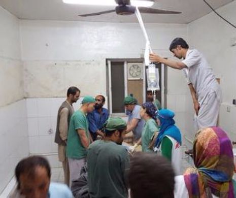 AFGANISTAN. Spital, lovit de bombardamentele americane în orașul cucerit de TALIBANI