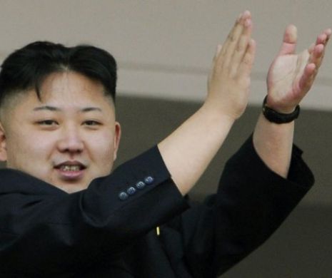 “Aplauzi pentru că vrei să trăieşti”. Nord-coreenii bat din palme pentru a nu muri