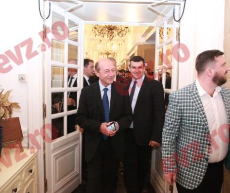 Băsescu,primul politician care de trei zile vorbește cu cetățenii întruna