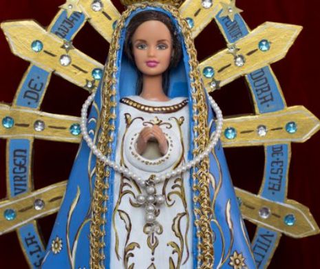 JUCĂRII CONTROVERSATE. Barbie „Fecioara Maria” şi un Ken „CRUCIFICAT”, scandalizează lumea catolică | GALERIE FOTO