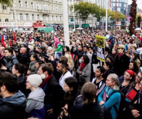 MANIFESTARE de suștinere a REFUGIAȚILOR, la Viena: Zeci de mii de oameni au ieșit în stradă