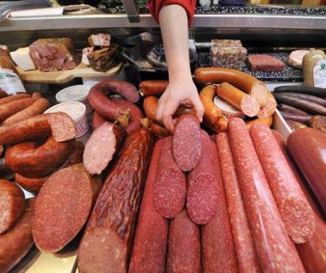 Reacţii dure şi critici vehemente cu privire la Raportul Organizaţiei Mondiale  care consideră carnea procesată la fel de cancerigenă ca tutunul sau azbestul