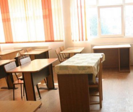 Se întâmplă în Bucureşti: Un profesor, acuzat că a fotografiat ELEVE de CLASA I  în toaleta unei şcoli
