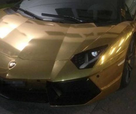 Tupeul fantastic al acestui milionar! Unde si-a parcat Lamborghini-ul de 200.000 de euro placat cu aur. FOTO