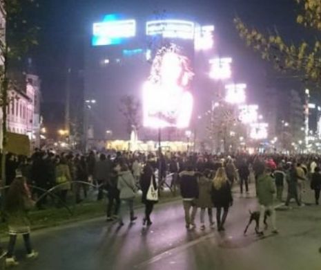 70.000 de oameni în stradă nu-i sperie! Politicienii au sfidat o lege anticorupţie