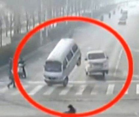 A fost elucidat misterul maşinilor care au levitat într-o intersecţie din China. Motivul pentru care trei autovehicule s-au ridicat în aer este incredibil | VIDEO