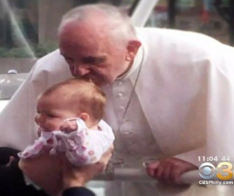 Atingerea miraculoasă a Papei Francisc. Tumoarea inoperabilă a unei fetiţe s-a diminuat în mod inexplicabil | GALERIE FOTO