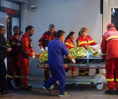 Cei zece pacienţi care urmează să fie trataţi în spitale din străinătate au plecat din România luni dimineaţă