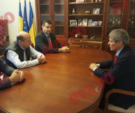 Dacian Cioloş a discutat cu liderii Mişcării Populare pe tema formării noului guvern