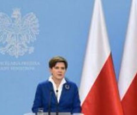 Decizie FĂRĂ PRECEDENT a Poloniei. Toate steagurile UE au fost ARUNCATE! Explicaţia e HALUCINANTĂ: Al nostru e mai frumos