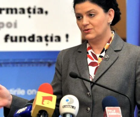 Fostul ministru al Transporturilor, Anca Boagiu, audiată la DNA