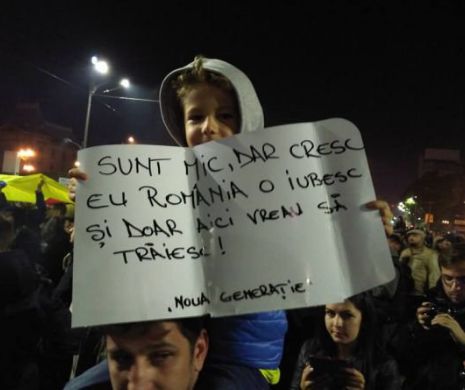 Fotografiile realizate de protestatarii din Bucureşti arată că oamenii s-au săturat să fie desconsideraţi de politicieni