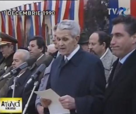 În 1990, CORNELIU COPOSU a fost huiduit la prima Zi Naţională a României după Revoluţie