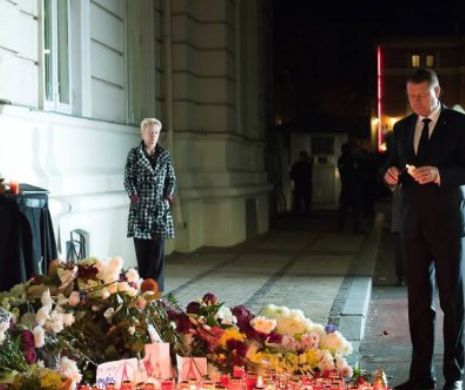 Klaus Iohannis a semnat  în cartea de condoleanţe deschisă la Ambasada Franţei