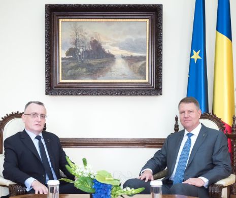 Klaus Iohannis s-a întâlnit cu premierul interimar Sorin Cîmpeanu. Despre ce au discutat cei doi