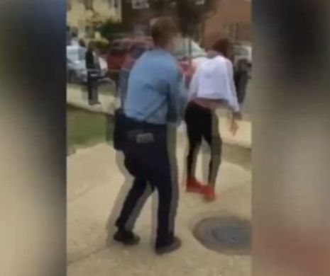 O poliţistă l-a dat GATA pe Obama după ce a dansat pe străzile din Washington. Motivul este ULUITOR | VIDEO VIRAL