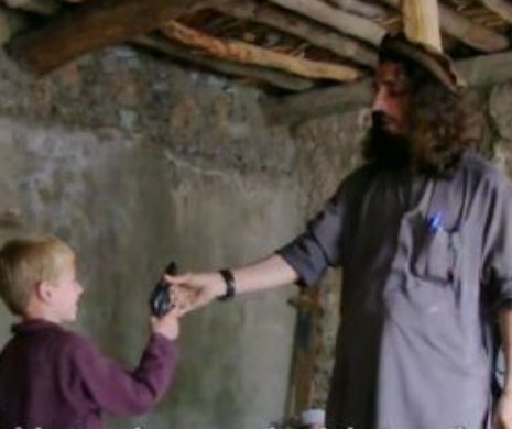 ŞCOALA ISIS care scoate din copilaşi cei mai de temut MĂCELARI cu sânge RECE.  „Elevii” învaţă UCIDEREA în masă: “Folosim KALASHNIKOVUL ca să ne APĂRĂM credinţa” | VIDEO