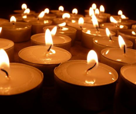 Timișorenii se roagă și aprind lumânări pentru victimele de la Paris