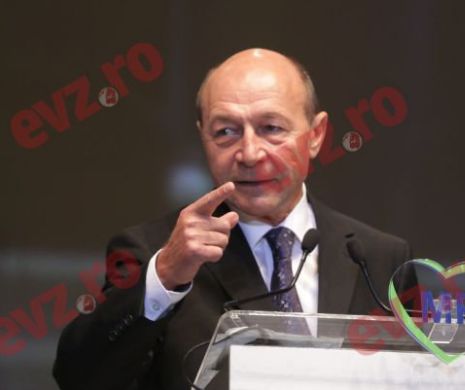 Traian Băsescu, despre atentatele din Paris: "Este un eşec major al serviciilor de securitate franceze"