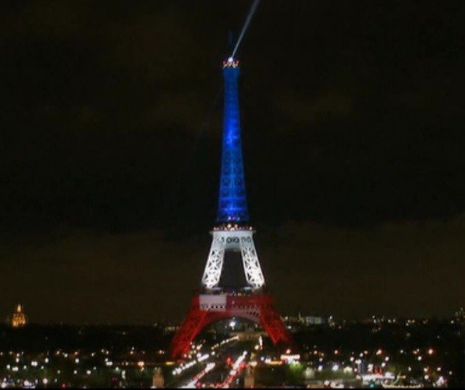 Turnul Eiffel a fost REDESCHIS. Mândria Franţei a fost iluminată în culorile drapelului francez. VIDEO CU ADEVĂRAT EMOŢIONANT