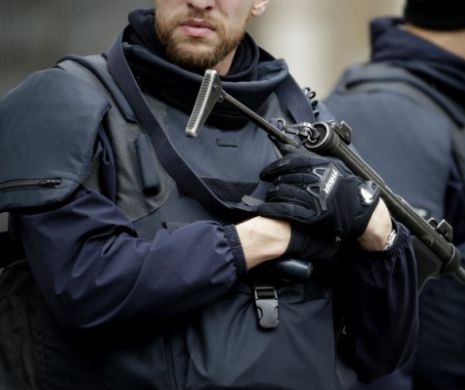 Un bărbat suspectat că plănuieşte atacuri TERORISTE, dat în CĂUTARE GENERALĂ