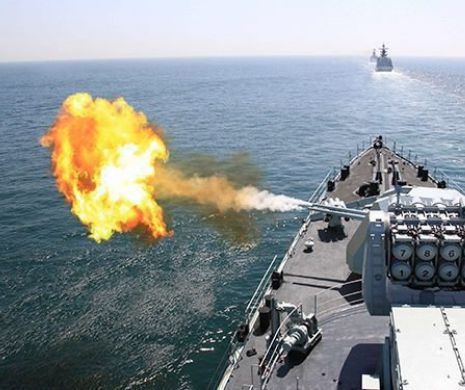 Beijingul se joacă de-a războiul în Marea Chinei de Sud. Nave de război, submarine  şi avioane de vânătoare, desfăşurate „pe o rază de acţiune de mii de kilometri”