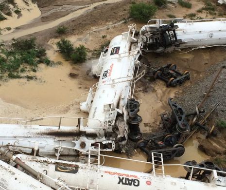 Dezastru feroviar. Un tren cu 200.000 de litri de acid sulfuric a deraiat în Australia