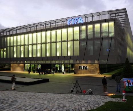 La FIFA s-au înmulțit „brățările”. 12 persoane au fost ARESTATE fiind acuzate de înşelătorie, spălare de bani şi fraudă