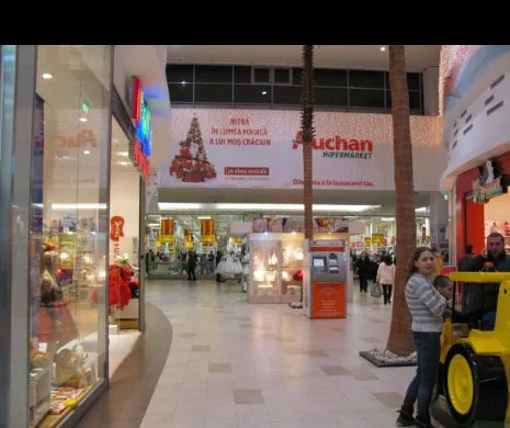 Mâncarea „servită” cu salmonella, la Auchan Constanţa, a băgat în spital 18 persoane