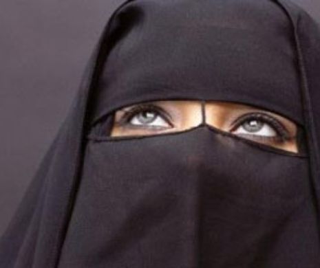 Musulmanii se vor ÎNFURIA CUMPLIT. Angela Merkel vrea să INTERZICĂ femeilor să poarte VĂL în Germania