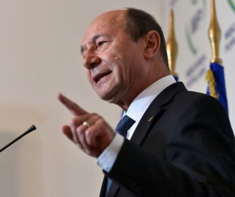 Traian Băsescu, către guvernanți: "Domnilor mecanici, trageţi frâna trenurilor!"