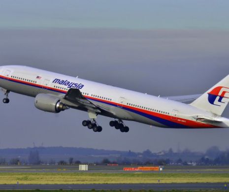 Un avion al Malaysian Airlines a zburat în DIRECȚIA GREȘITĂ timp de o oră