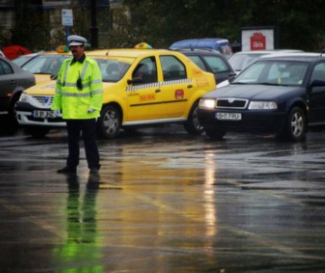 Un poliţist de la Rutieră a fost LOVIT de o maşină. Agentul de poliţie a fsot transportat la Bagdasar Arseni