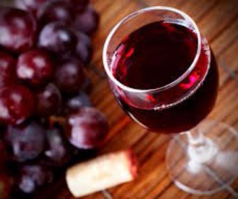 VINUL e la putere de sărbători. Românii fac MEGA PROFIT. Vânzările la vin cresc cu 50%
