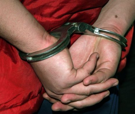 Comisar șef din IPJ Bacău, arestat pentru favorizarea infractorului