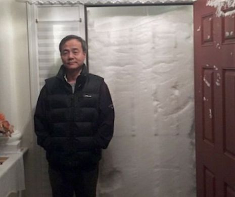 SNOWZILLA i-a blocat în casă. Au rămas ŞOCAŢI când un zid uriaş de zăpadă le-a apărut în faţa ochilor