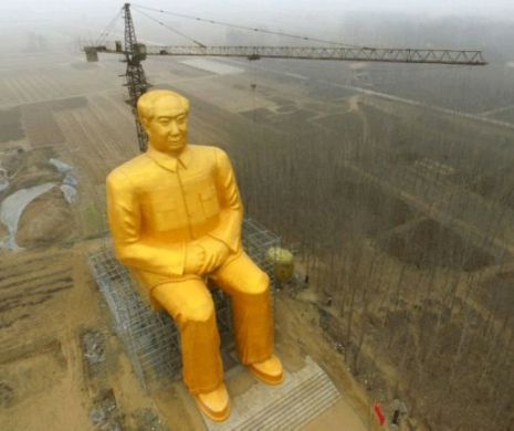 Un Mao de Aur înalt cât un bloc de 12 etaje a fost demolat