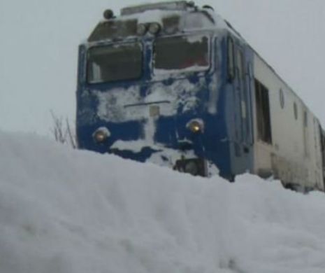 Un tren de călători a rămas BLOCAT pe ruta Ploiești – București. Pasagerii au fost preluați de o altă garbitură după o oră