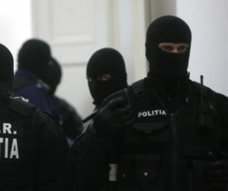 Zcei de PERCHEZIŢII în Bucureşti, Argeş şi Dolj la membrii unei grupări infracţionale organizate