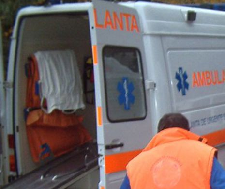 Ambulanța, folosită pe post de taxi de cerșetorii din județul Bistrița-Năsăud
